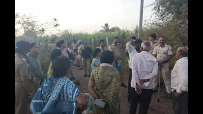 Farmers stop land survey for Shaktipeeth Expressway