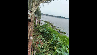 Sivasagar Municipal Board carries out pre-monsoon cleaning drive at Borpukhuri