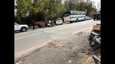 Man sent flying as bike hits unmarked speed breaker in Ghaziabad, dies