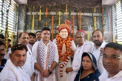 Pilot camp targets Gehlot over 2020 & 2022 crisis claims; Meena demands Narco test