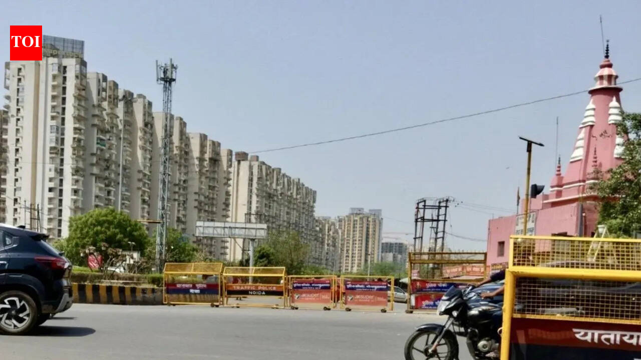Barriers near Gr Noida West roundabout force long detours