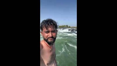 Haryana man swept away by currents at Sahastradhara