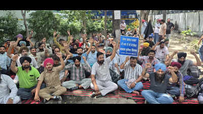 Heat multiplies bus-strike pain in Ludhiana.