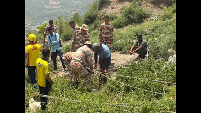 4 tourists killed as car falls into gorge near Mussoorie