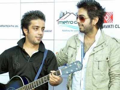 Pak band Raeth to make Bollywood debut