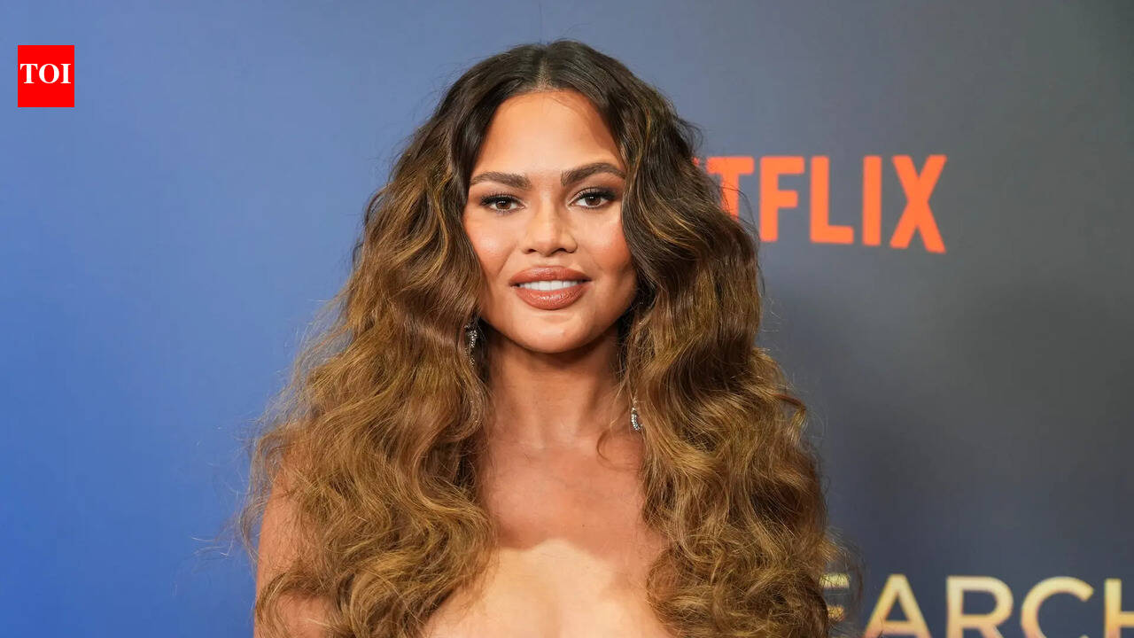 Chrissy Teigen remembers father Ron Teigen Sr. after his death: ‘Woke up with a daddy’