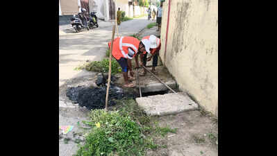 RMC cleans drains near all schools, colleges to curb waterlogging during monsoon