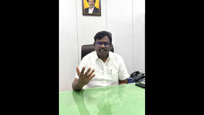 Curbing corruption in Registration dept is first priority, says minister