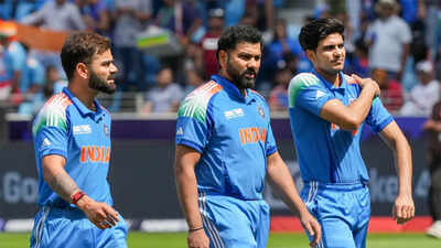 virat-rohit-gill-1106-sd.jpg