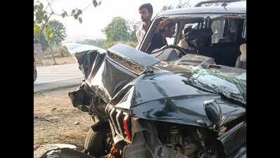 5 of family killed as SUV hits tree in Simdega
