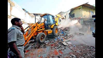 Mumbai suburban collector’s office razes 220 illegal godowns on 14-acre plot along Ghatkopar-Mankhurd Link Road