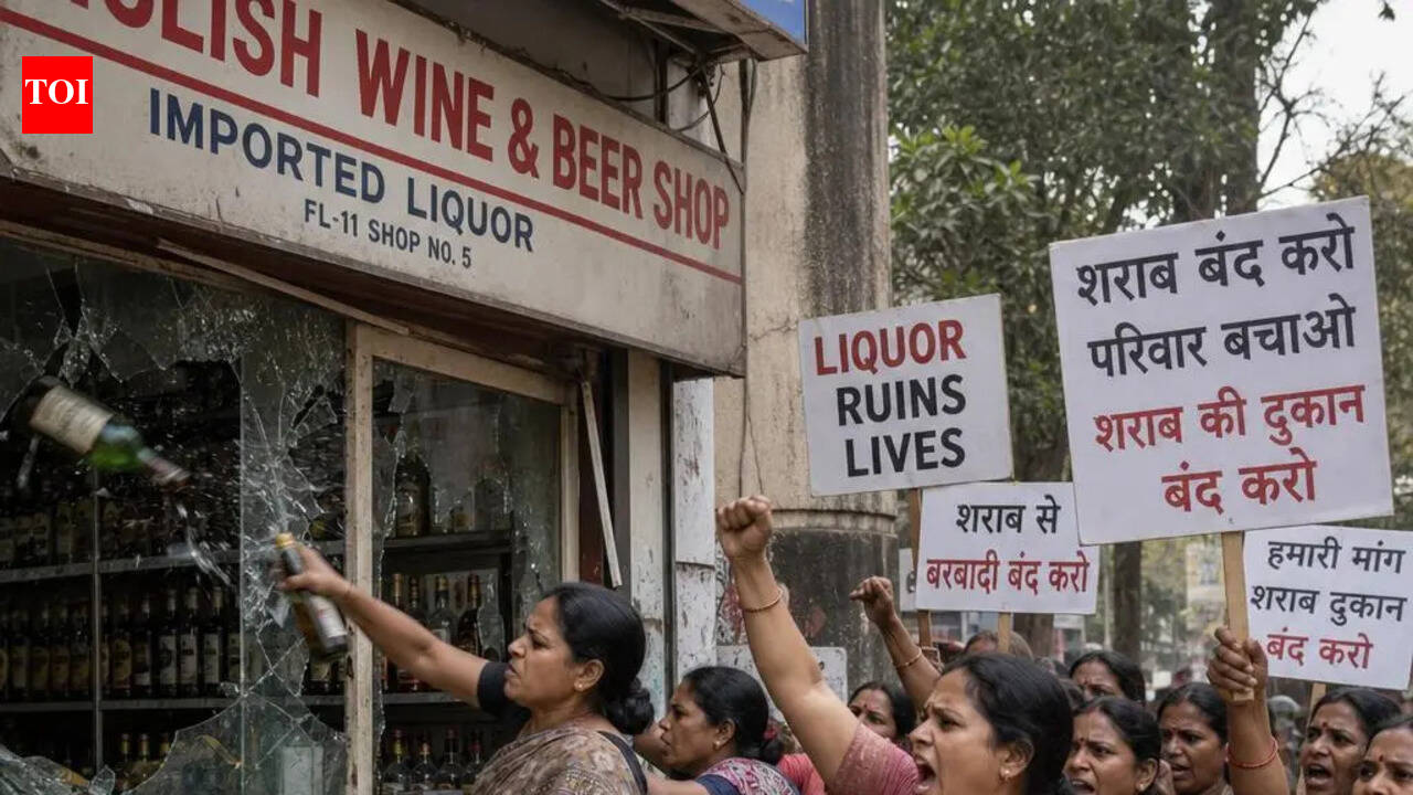 Women vandalise liquor shop in Firozabad, demand closure