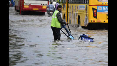 Rain submerges NH-16 stretch in Vijayawada, traffic hit