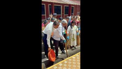 Civic workers alone cannot counter public littering: Mayor