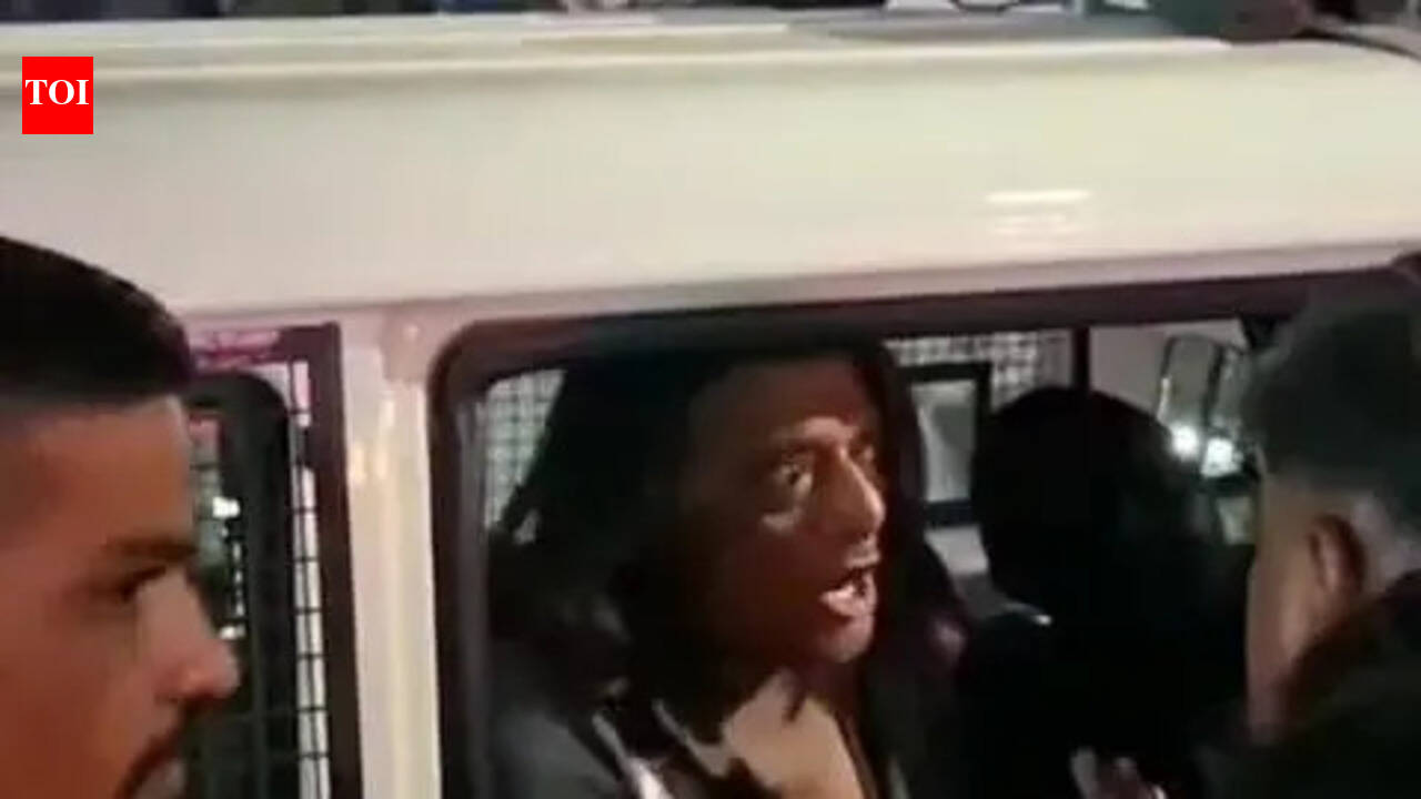 Murder convict Montu Namdar booked for abusing cops in Ahmedabad