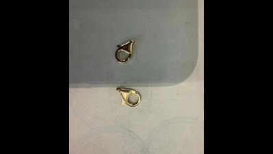 Man tries sneaking in gold worth ₹60L as hooks, arrested