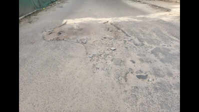 Repair backlog mounts, key MCG roads in Gurgaon left to crumble