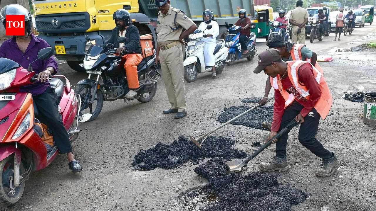 Officials will be held responsible for bad roads in Kochi: Kerala HC