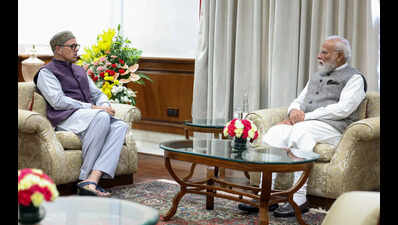 Omar Abdullah meets PM Modi, raises J&K statehood restoration