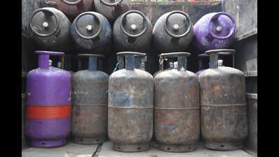 Commercial LPG price surge may burn hole in diners’ pockets