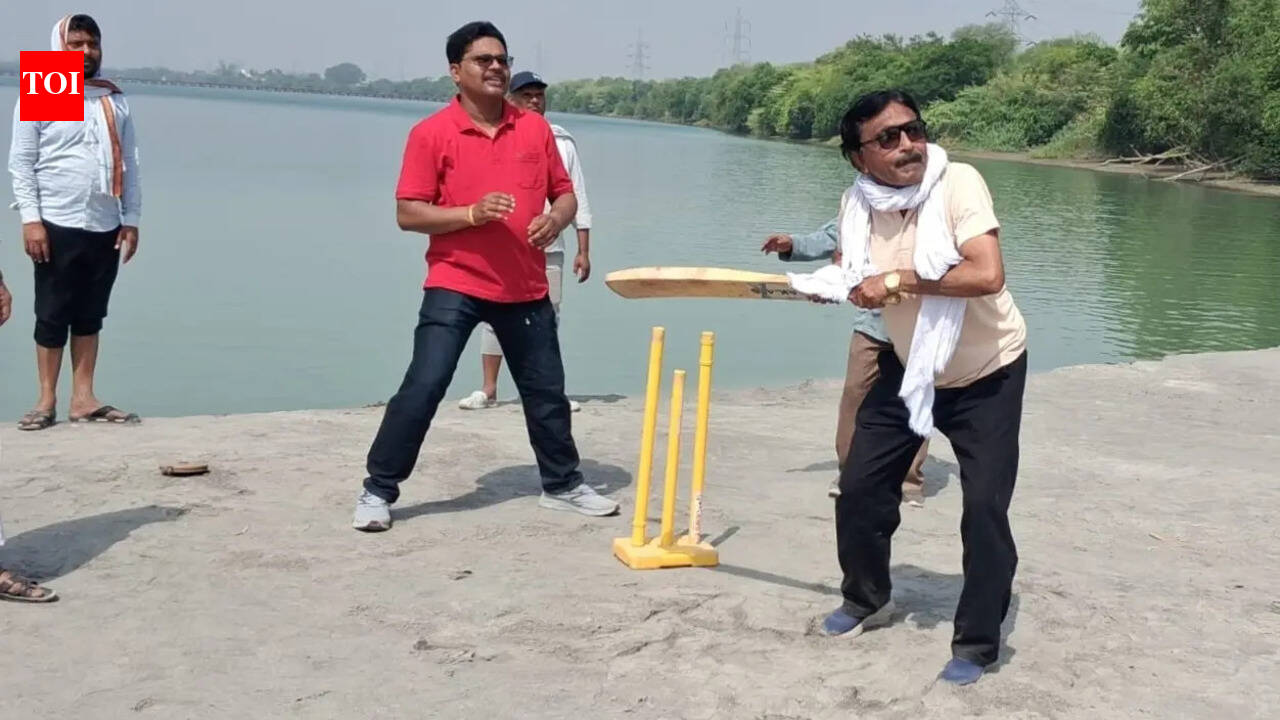 Cricket match on fly-ash island to protest pollution in the Betwa River
