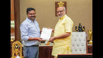 Baraik becomes third MP to resign from Trinamool & RS