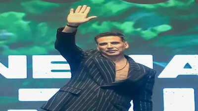 Akshay Kumar explains 'flop actor' remark in 'Welcome to the Jungle'; praises co-star Raveena Tandon for her professionalism