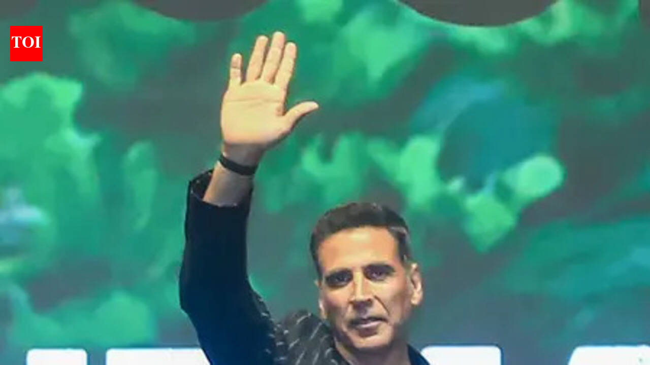 Akshay Kumar explains 'flop actor' remark in 'Welcome to the Jungle'; praises co-star Raveena Tandon for her professionalism