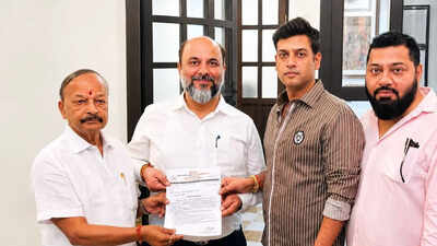 Former Congress leader Vimal Thakkar appointed Shiv Sena traders’ cell chief in Kalyan