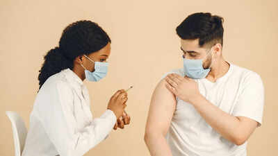 Deadly Meningitis B outbreak triggers emergency UK vaccine drive for students