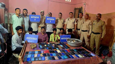 Lakhimpur cops bust mobile theft gang, arrest 6, seize 146 phones