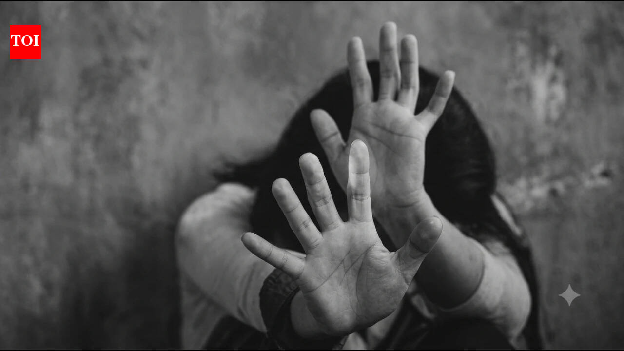 4 police personnel booked over custodial assault of woman in Agra