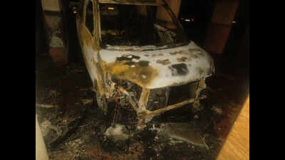 Woman ‘sets 5 vehicles on  fire’ over parking dispute in Ambernath housing society