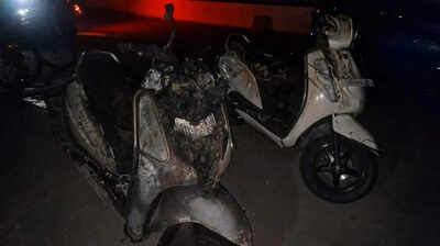 Woman ‘sets 5 vehicles on  fire’ over parking dispute in Ambernath housing society