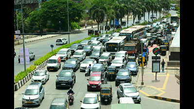 Summer heat and poor infrastructure derail MMRDA’s first Friday public transport day in Bandra-Kurla Complex in Mumbai