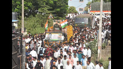 Soldiers who died in blast in Uri cremated with full state honours