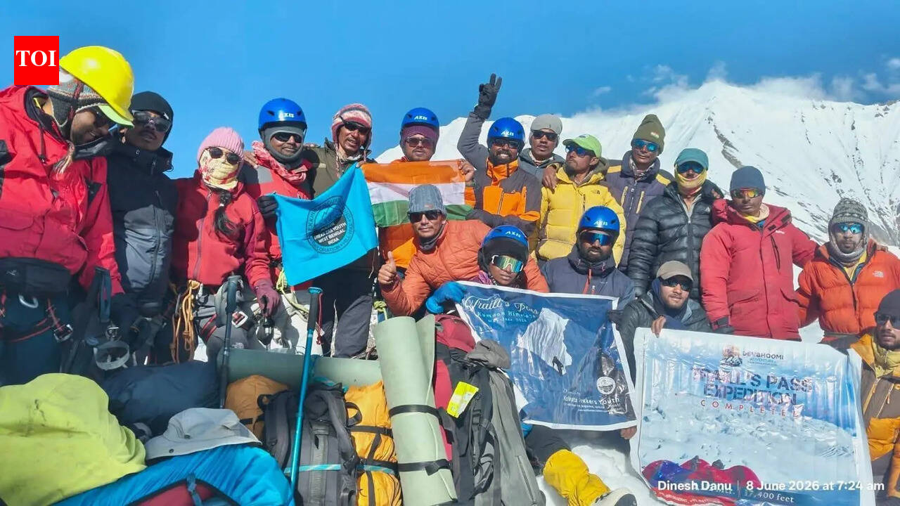 Trekkers cross Traill's Pass after avalanche scare