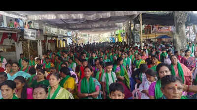 Bidadi Township turns political flashpoint as HDK challenges CM Shivakumar to face farmers