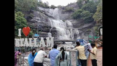 City travellers set out to chase the rain