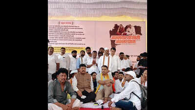 Rohit Pawar launches hunger strike in Pandharpur, demands unconditional loan waiver