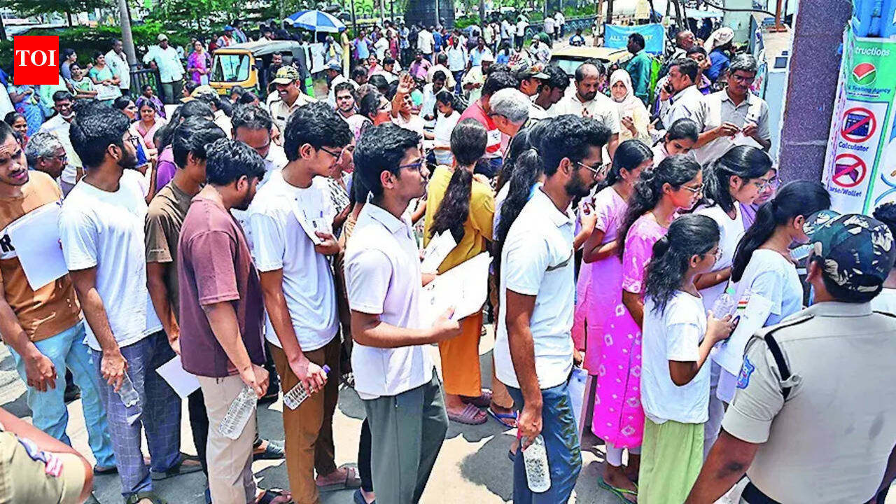 Candidates get 15 minutes extra time for NEET retest