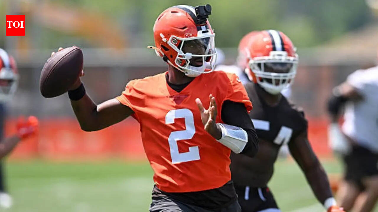 Analyst spots a hidden meaning in Mike Bajakian's message amid Shedeur Sanders' QB battle