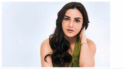  Jasmin Bhasin