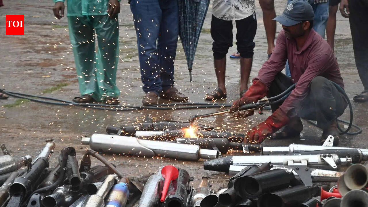 Govt to launch drive against illegal pressure &amp; multi-toned vehicle horns