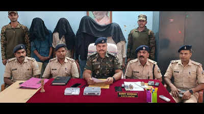 4 brown sugar peddlers held in Chatra