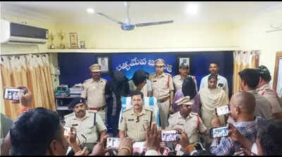 Boyfriend, two others held for woman’s murder in Manyam district