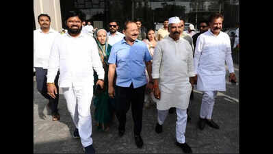 Fear of cross-voting in Nashik haunts Mahayuti despite edge; Shiv Sena shifts electors off-site