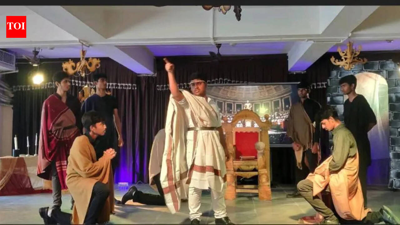 Students enact sonnets &amp; plays to celebrate Shakespeare’s birthday