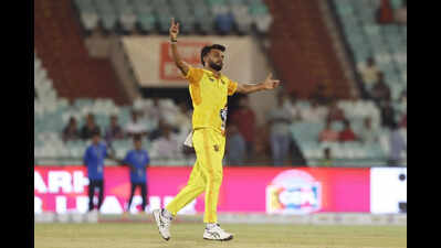 Rhinos’ reign ends as Raigarh Lions outclass defending champions to reach CCPL final
