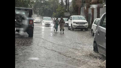 Temperature falls to a 3-year low in Ludhiana.